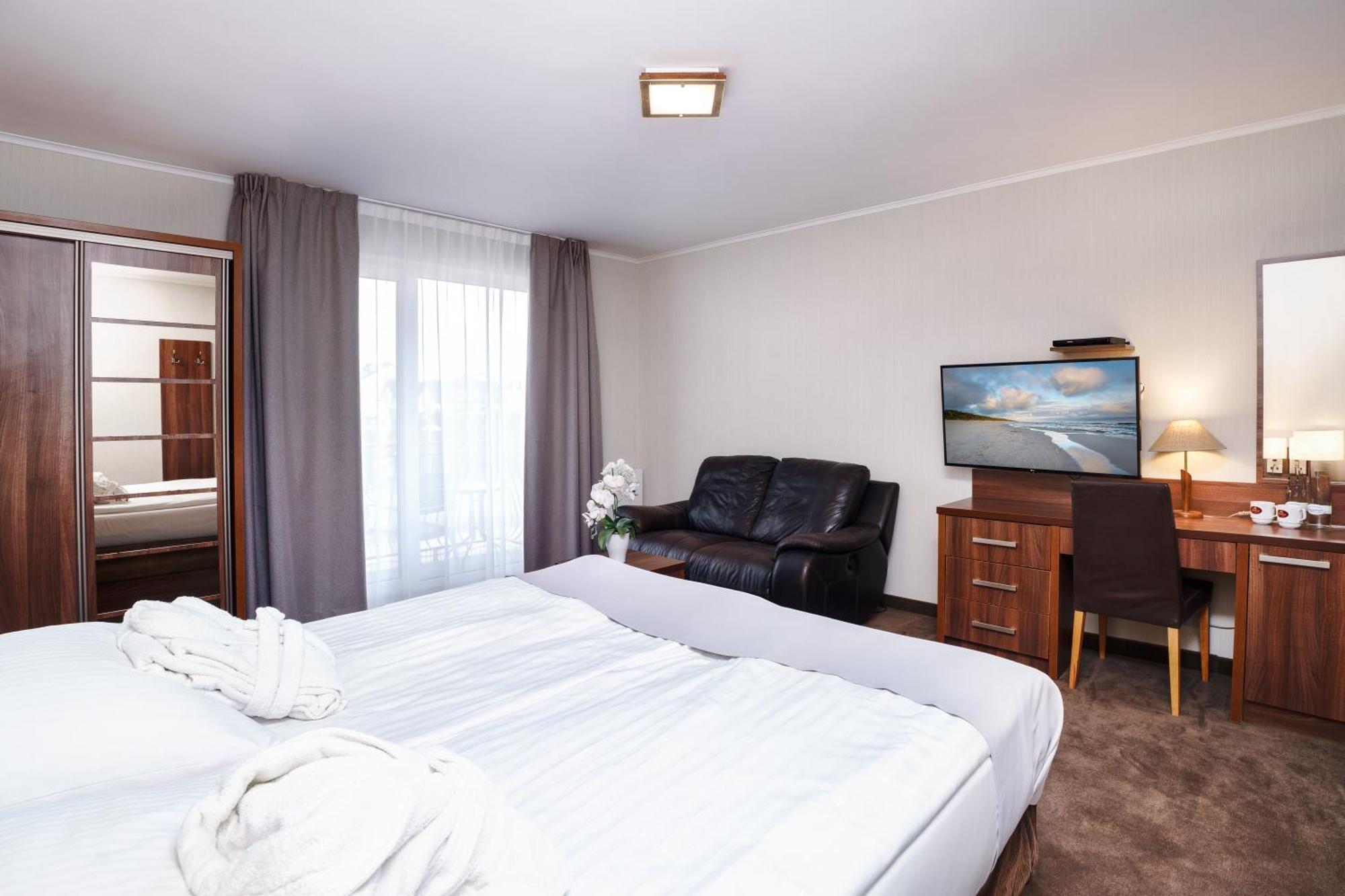 Hotel Spa Activia Jastrzębia Góra Buitenkant foto
